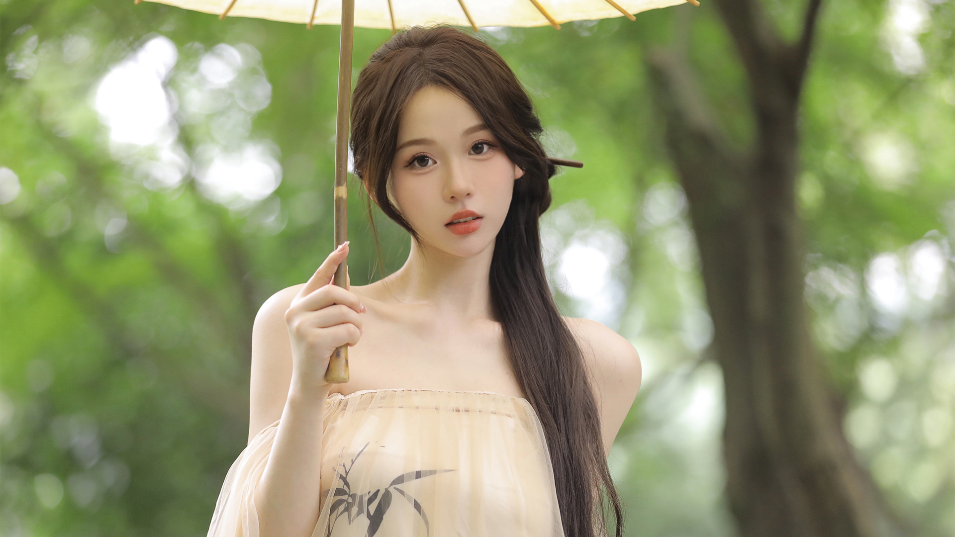 ['古风美女 长发 撑伞 护眼 4K 桌面壁纸']