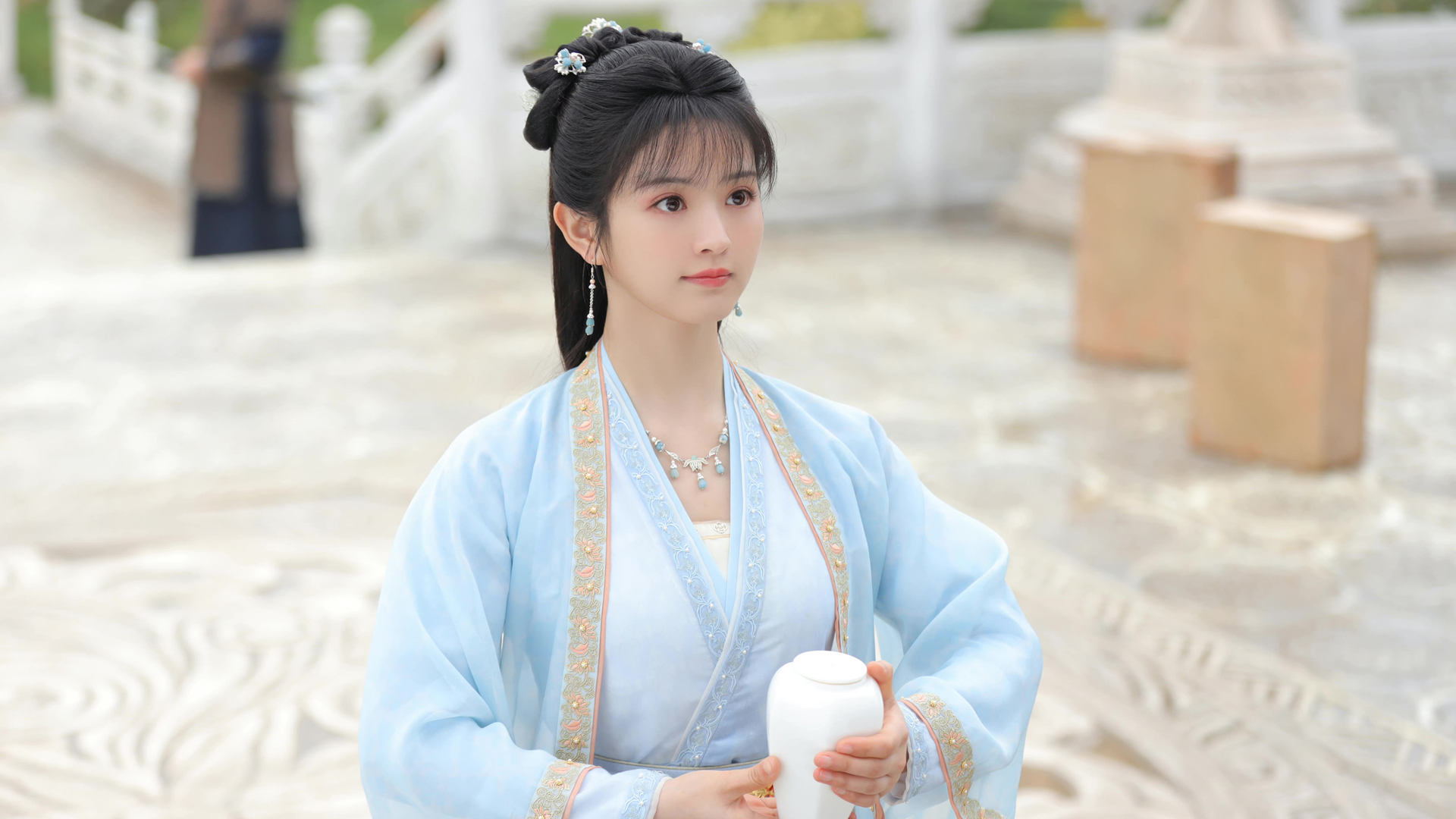 ['卿卿日常 田曦薇 古装剧照 高清电脑壁纸']