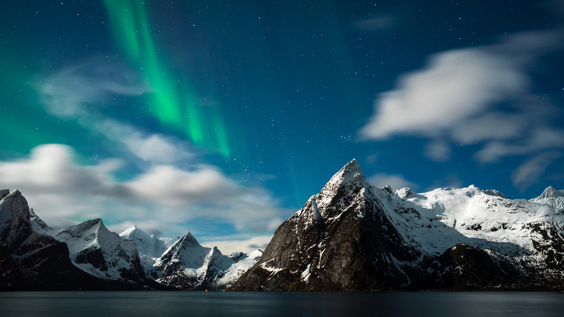 ['北极光 挪威雪山 星空 湖水 高清风景桌面壁纸']